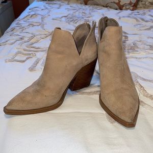 Vince Camuto Booties size 6.5